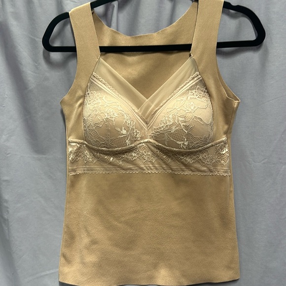 XL nude color sleeveless super duper soft top with padded lace over bust line - Picture 1 of 8